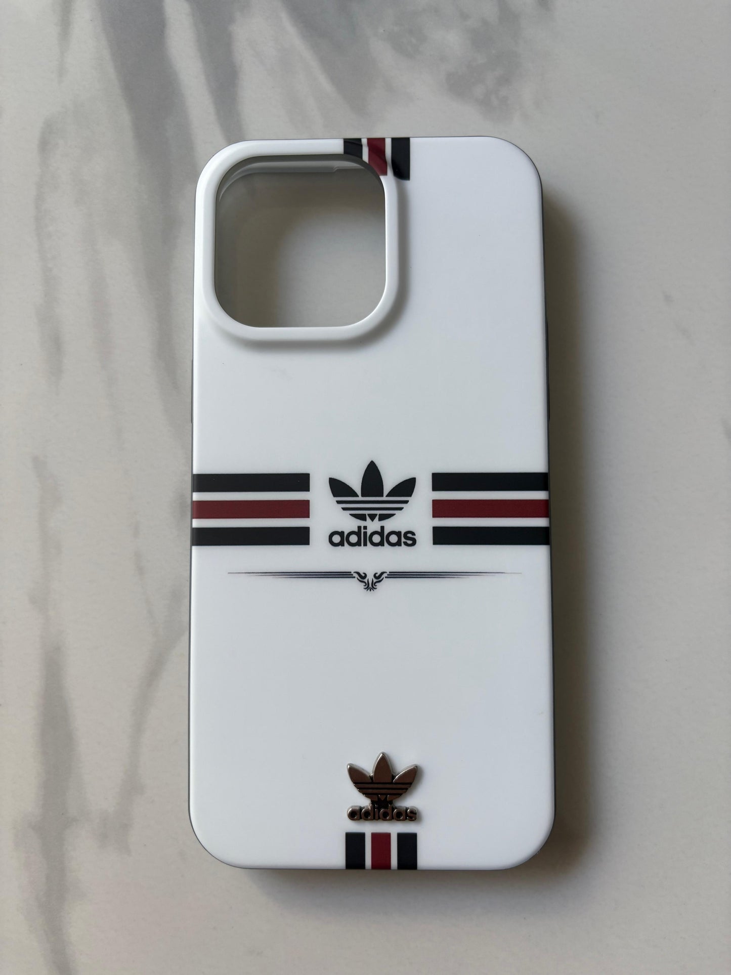 Coque Adidas Sport iPhone 13/14 vue face - MOUL POCHETAT