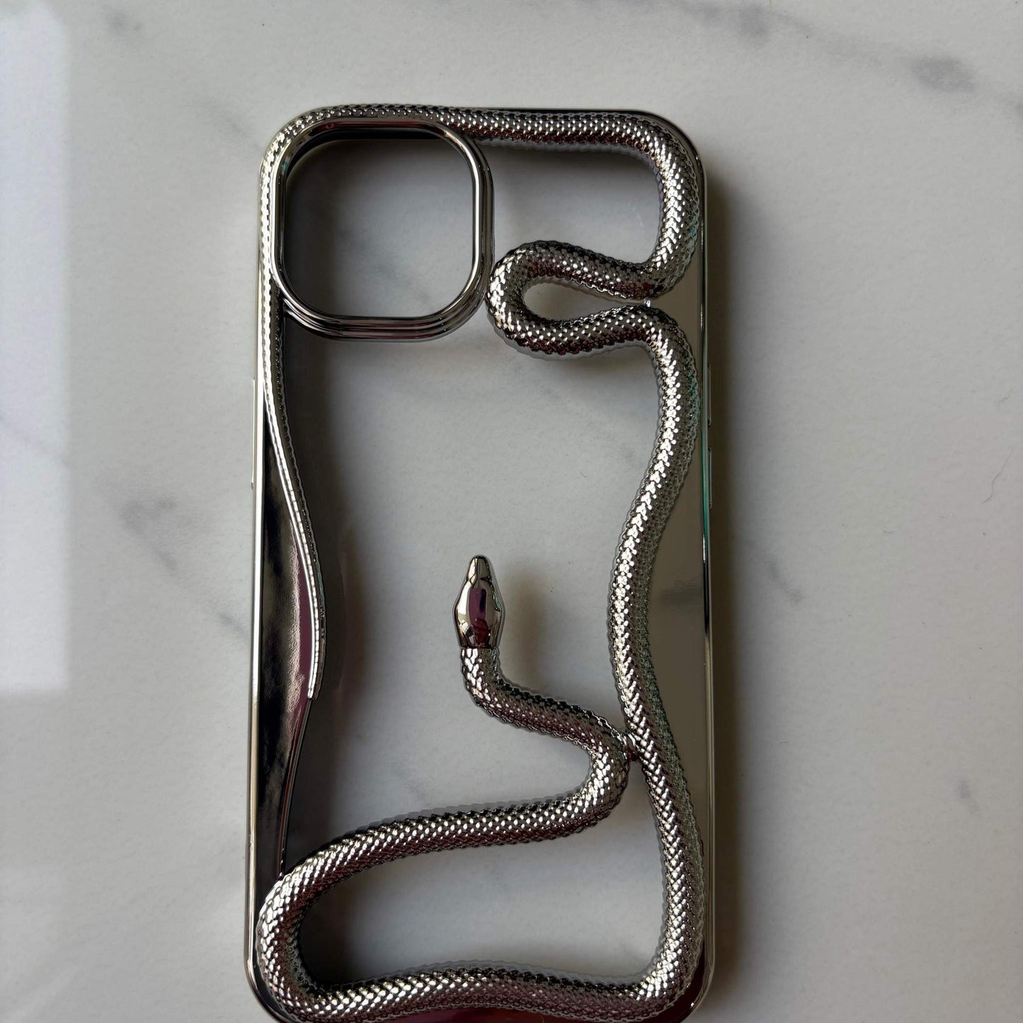 SNAKE IPHONE 14/15 PLUS