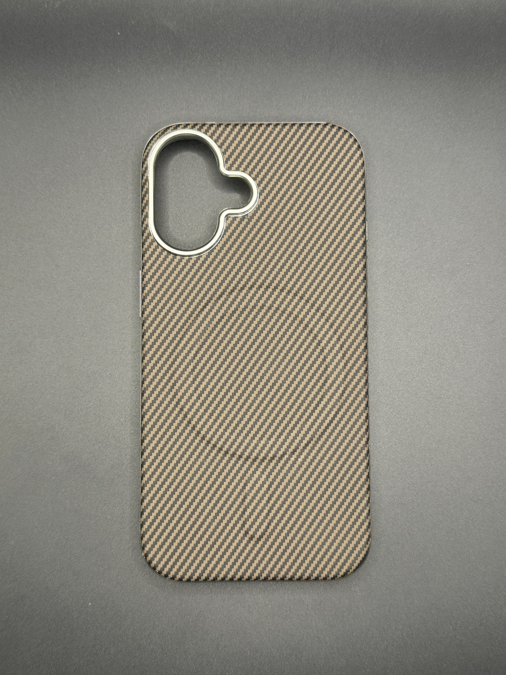 Coque Design Original iPhone 16 vue dos - MOUL POCHETAT