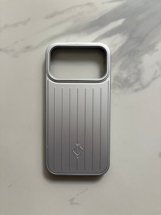 RIMOWA IPHONE 17 PRO