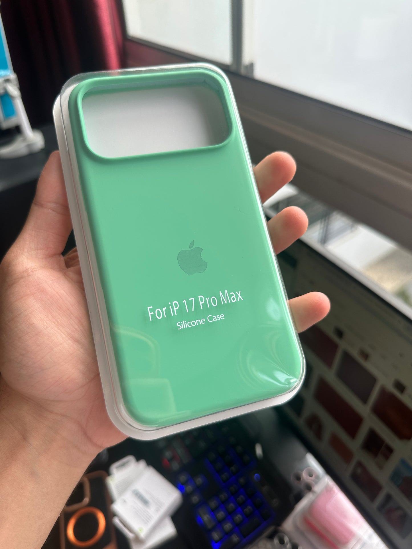 Silicone Case IPHONE 17 PRO