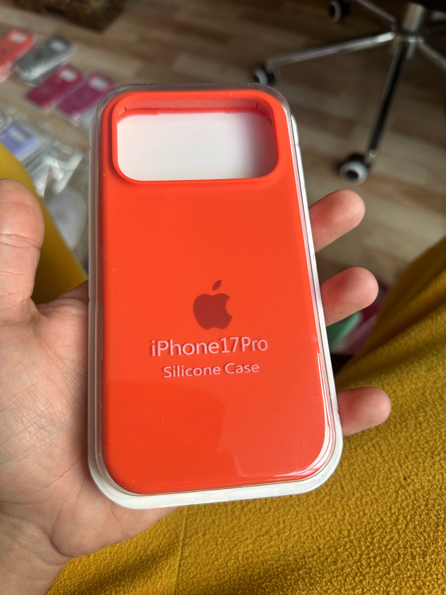 Silicone Case IPHONE 17 PRO