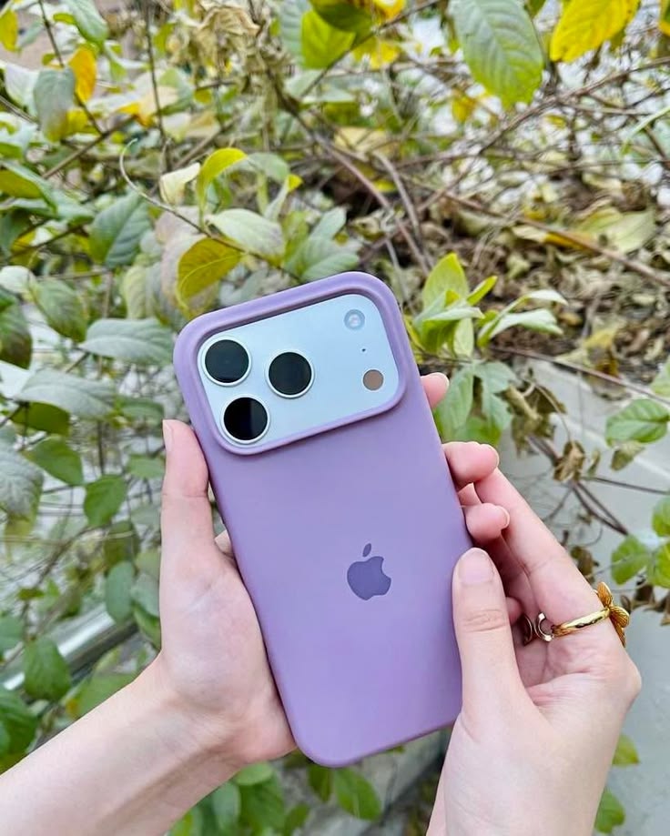 Silicone Case IPHONE 17 PRO