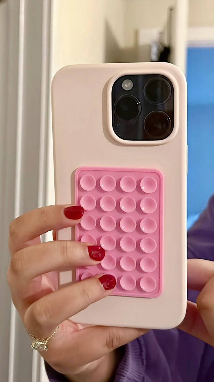 Silicone Suction Phone Grip 🐙