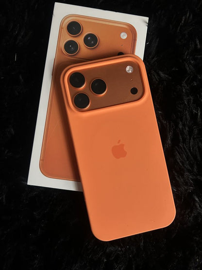 Silicone Case IPHONE 17 PRO